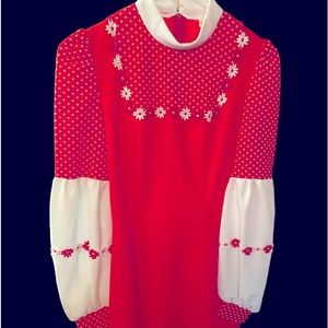 Vintage (old & perfect) flawless red & white daisy chain polyester dress 12